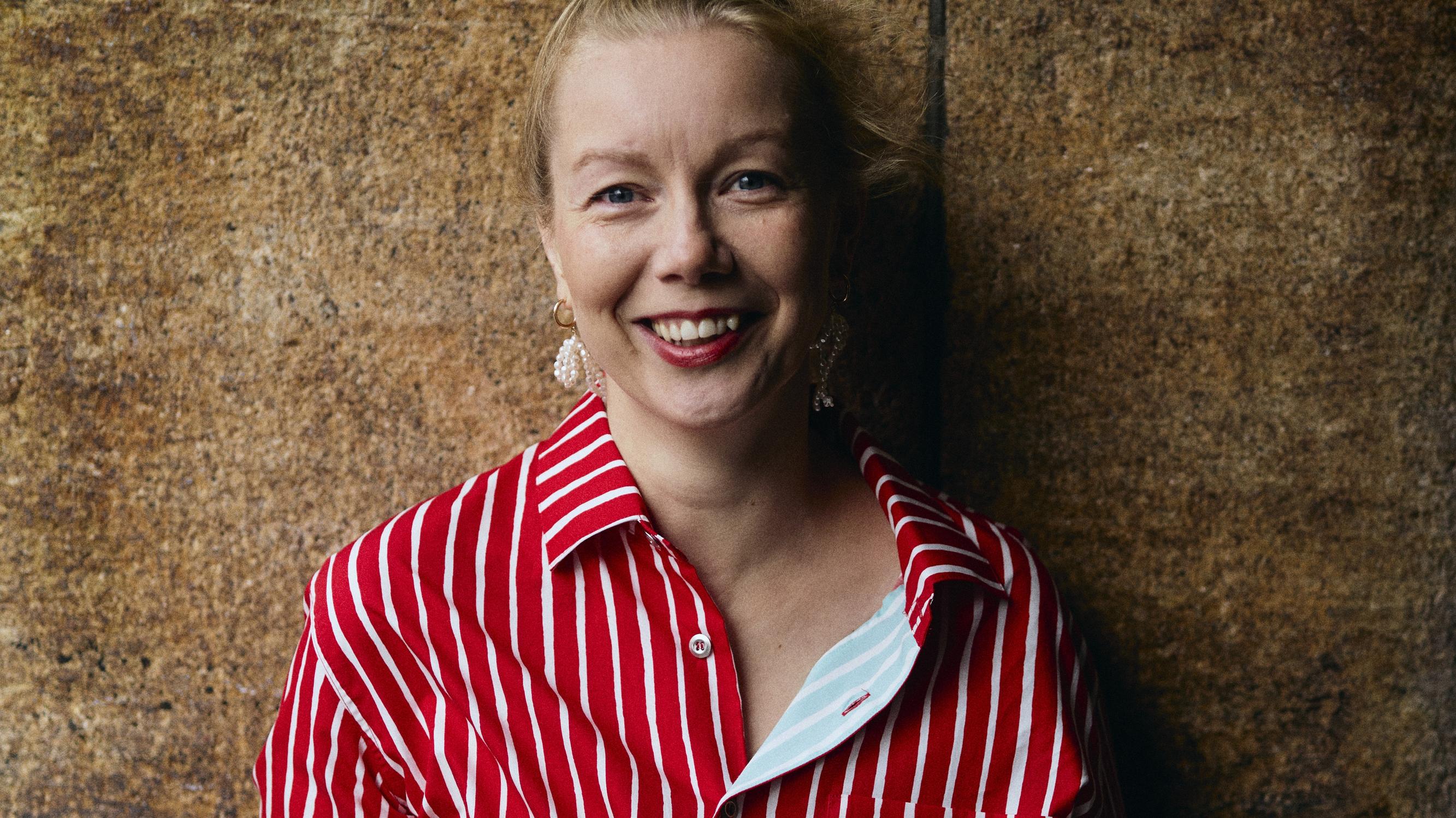 saana-nilssonin-superstressaava-ty-suojelupoliisissa-eeva