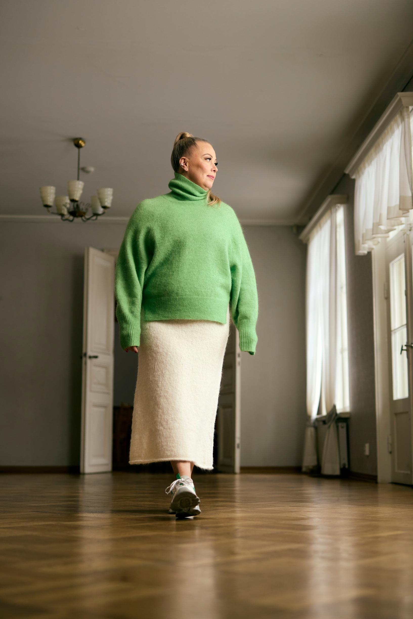 Johanna Pakonen on löytänyt mielenrauhan kotikonnuiltaan Oulussa. Hän sanoo oppineensa arvostamaan rakkautta, joka perustuu toisen kunnioittamiseen. ”Vielä en ole valmis uuteen suhteeseen.”