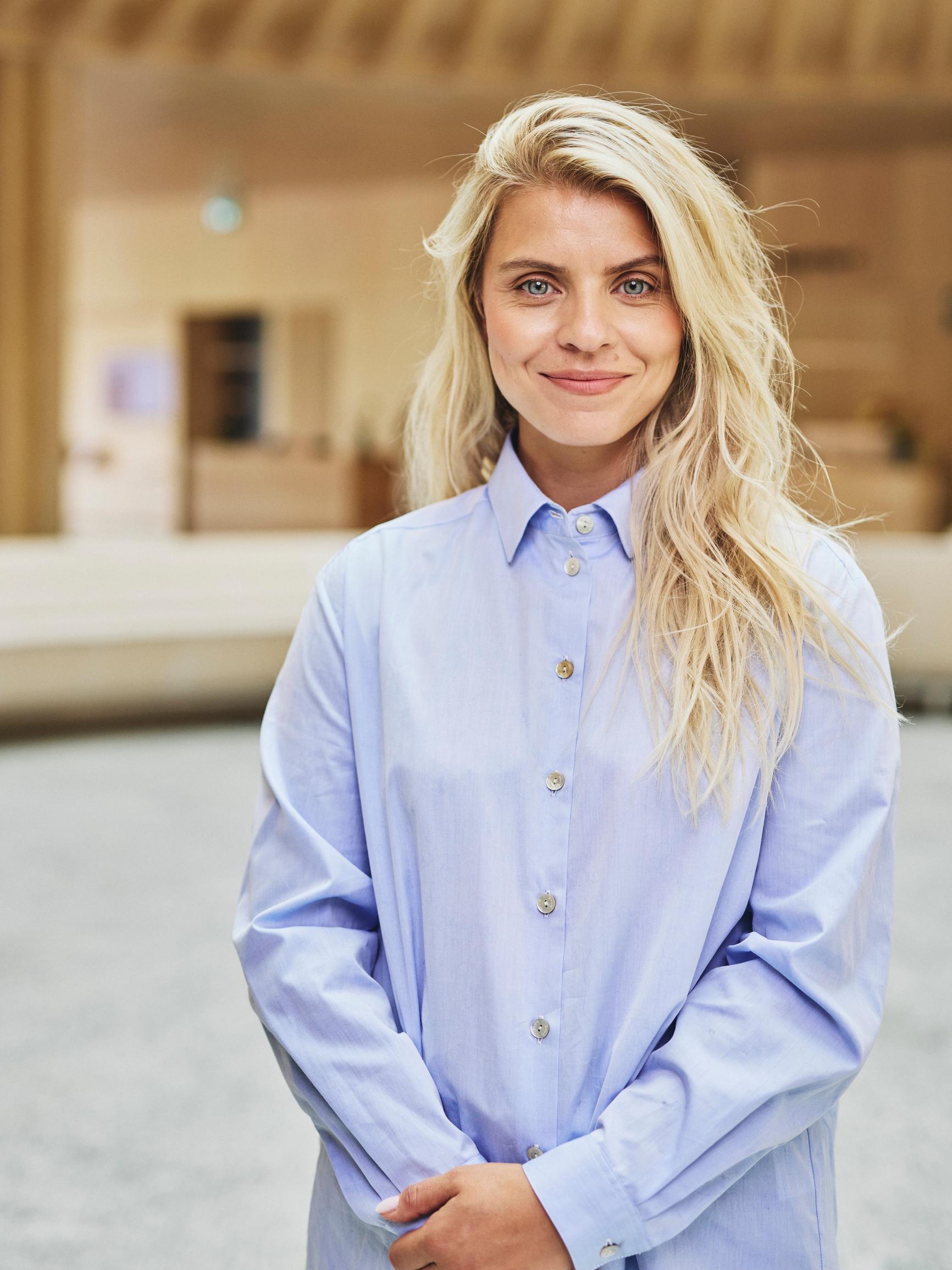 Näyttelijä Ilona Chevakovan vaatekaapin aarre on luksuslaukku: ”Ostimme mieheni kanssa Louis Vuittonin, kun poikani syntyi”