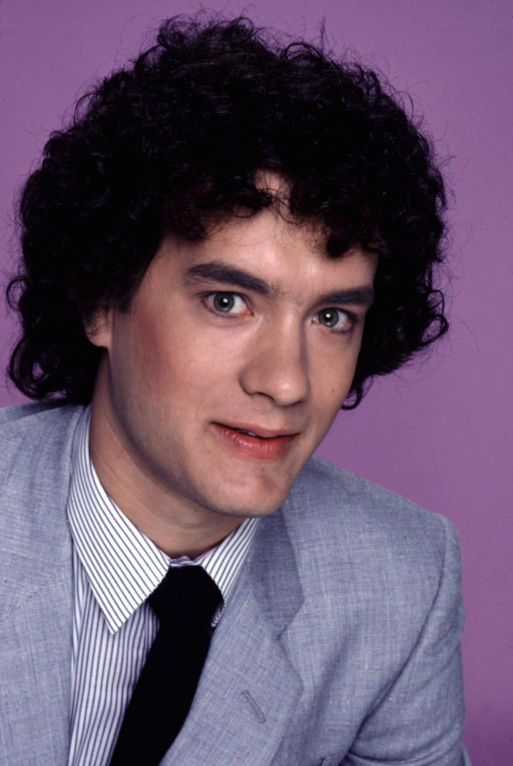 Ensimmäisessä uusperheessään Tom Hanks sai viisi sisarpuolta. Lapsia kutsuttiin numeroilla.