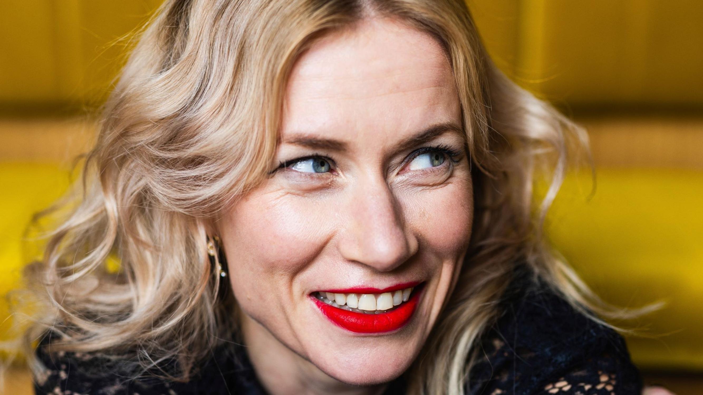 Minka Kuustonen huomasi, että häneen oli siirtynyt omistautuvan vanhemman malli: ”Muista huolehtiessani unohdan herkästi itseni”