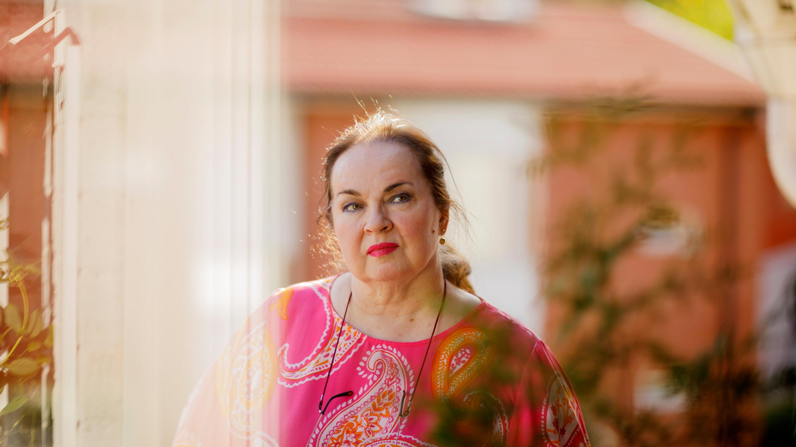 Selittämättömästä ahdistuksesta kärsivä kirjailija Pirjo Hassinen maksaisi mitä vain mielenrauhasta