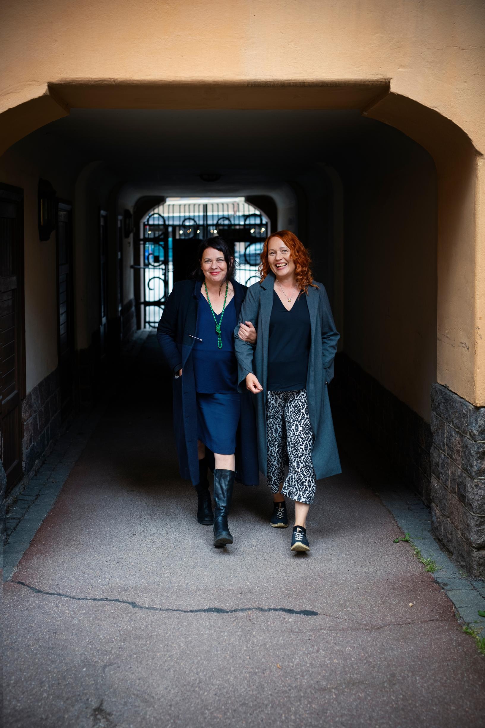 Molemmat sisaret päätyivät luoviin ja visuaalisiin ammatteihin.