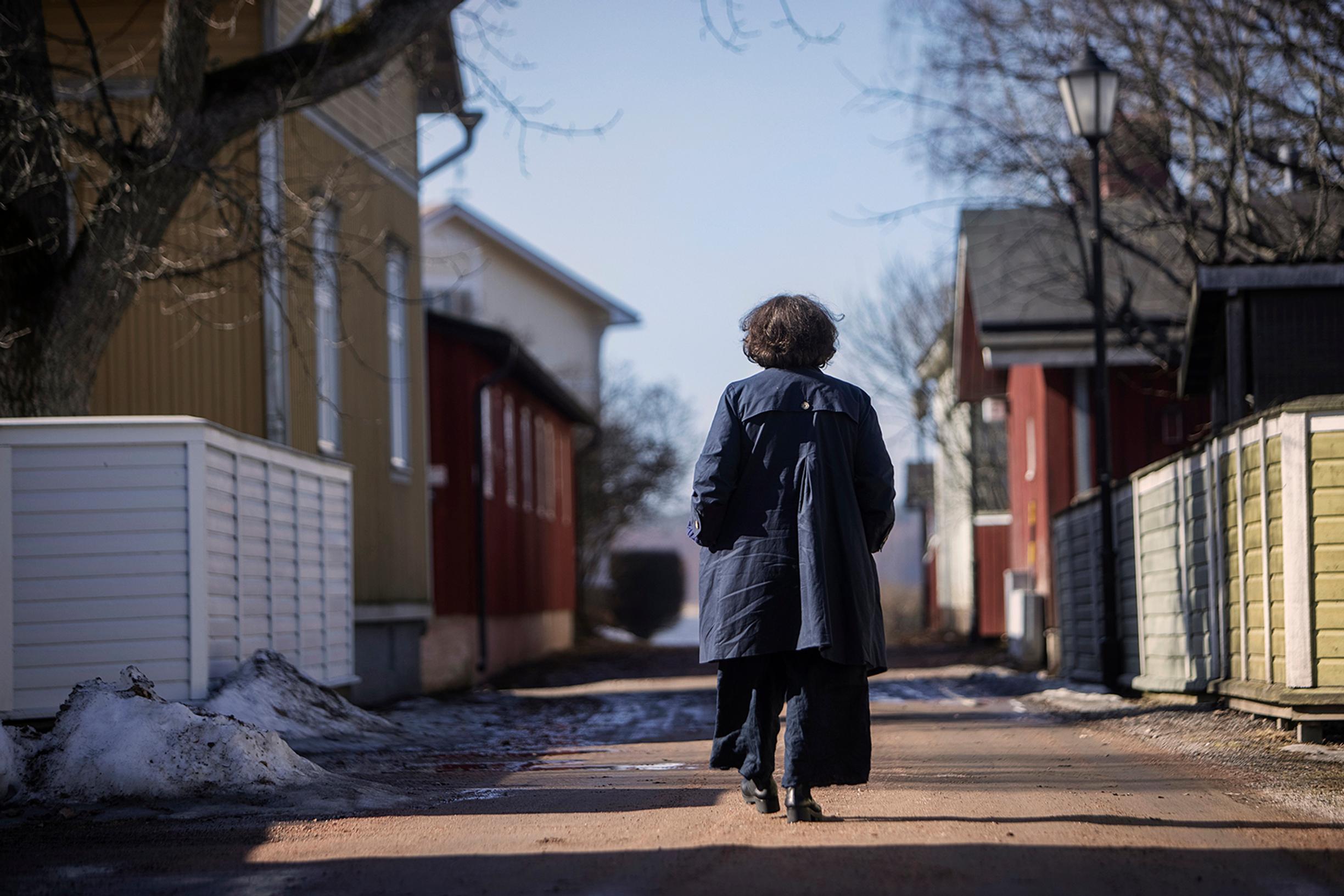 Monika Fagerholmilla on työhuone Tammisaaressa. Koti on lähellä Tenholassa.