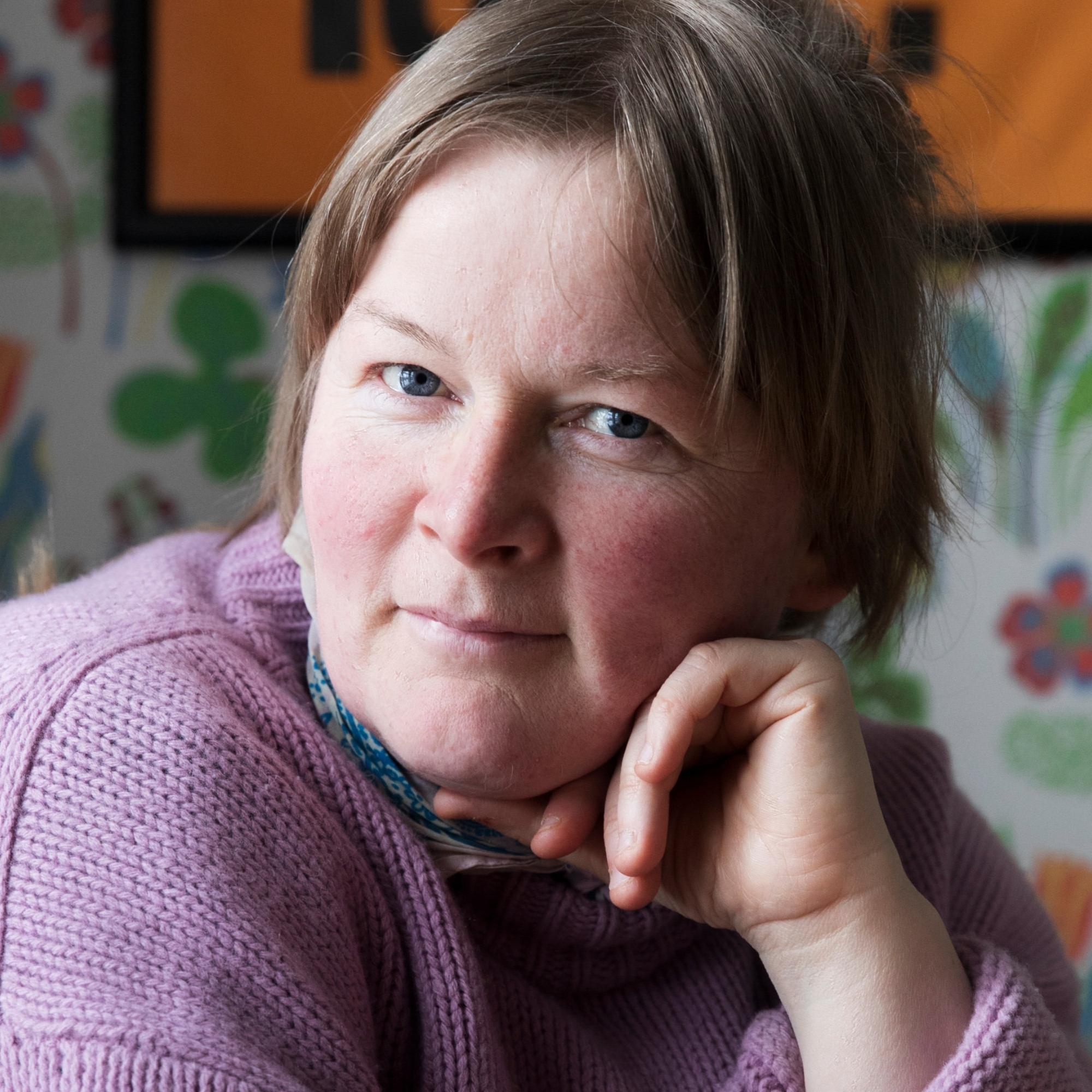 Ulkonäkötutkija Erica Åberg: ”Ajattelemme, että jokainen saa tehdä kehollaan mitä vain – oikeasti ehtona on, ettei saa vanheta ja lihoa”