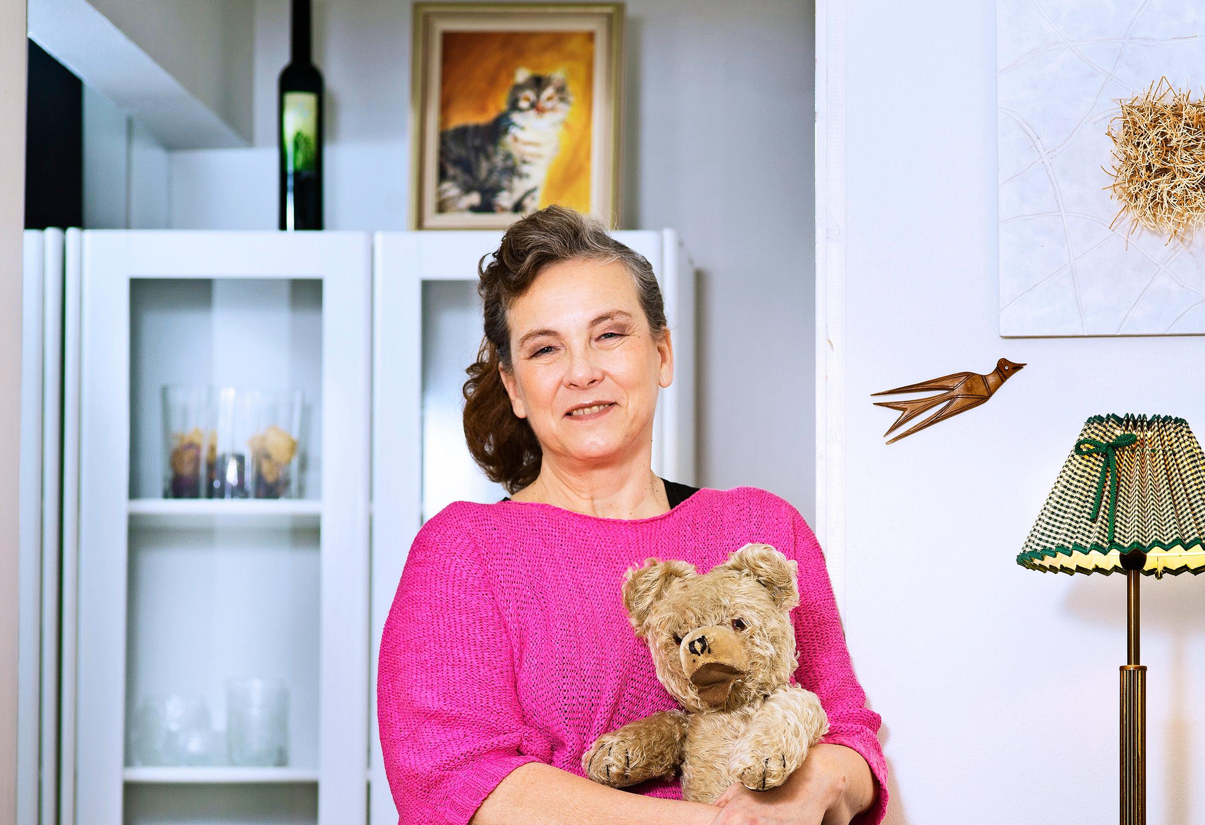 Harvinainen sairaus vei Irmeli Knuutin äänen: ”Menetin itseäni pala palalta”