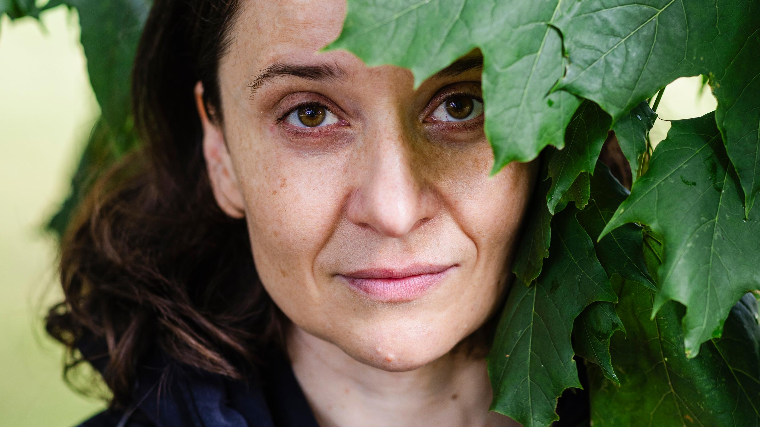 Näyttelijä Noora Dadu järkyttyi, kun Israel hyökkäsi hänen toiseen kotimaahansa Palestiinaan: ”En pystynyt nukkumaan ilman lääkkeitä”