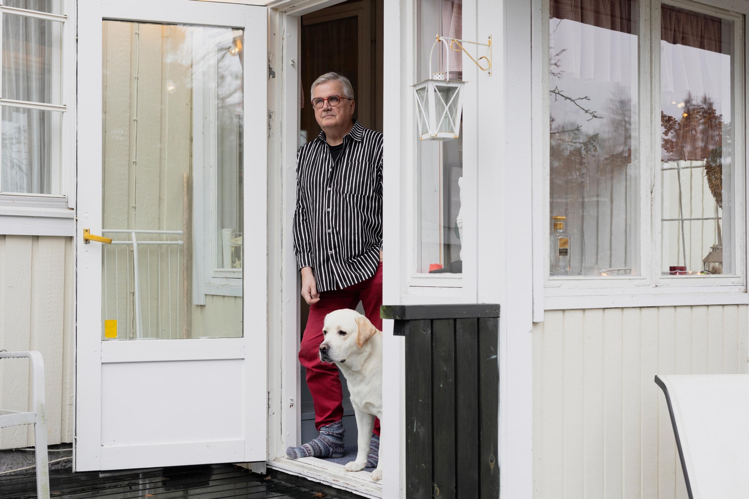 ”Oma sukupolveni on ollut onnekkaassa asemassa. Töitä on ollut aina tarjolla, ja uralla eteneminen on ollut helpompaa kuin nykynuorille”, Juha sanoo.