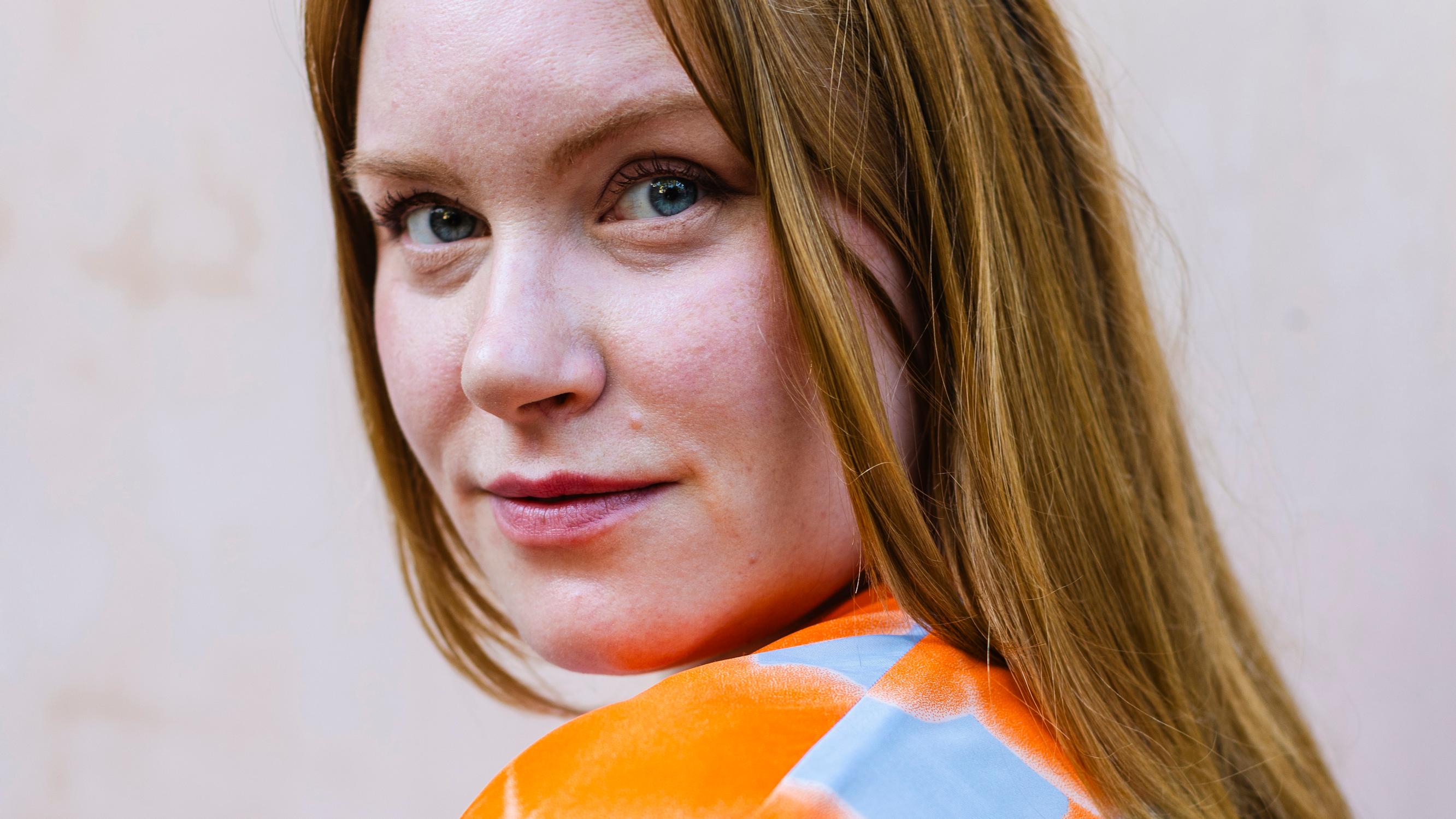 Näytelmäkirjailija Kaisa Lundán menetti Reko-isänsä 10-vuotiaana: ”Minusta tuli hyvä selviämään kaikesta itsekseni”