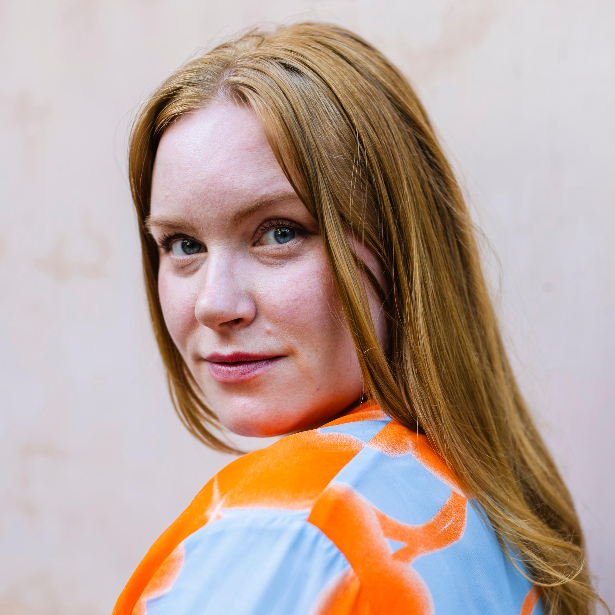 Näytelmäkirjailija Kaisa Lundán menetti Reko-isänsä 10-vuotiaana: ”Minusta tuli hyvä selviämään kaikesta itsekseni”