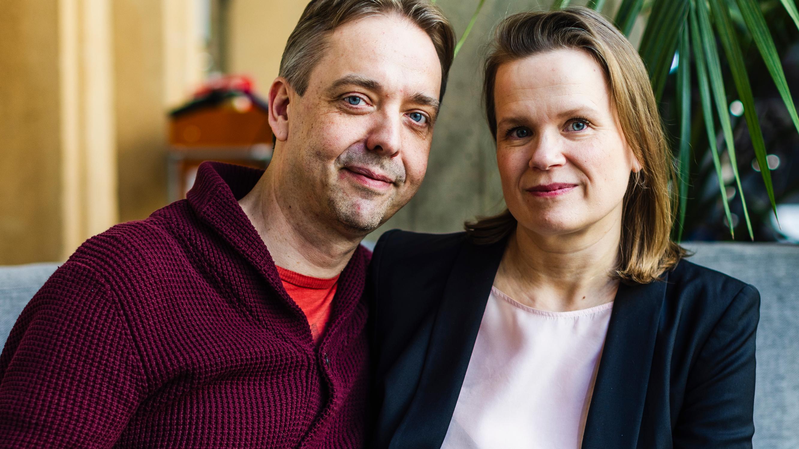 Selma Vilhunen ja Riku Siivonen olivat vastarakastuneita, kun mielenterveysongelmat veivät Rikun sairaalahoitoon – silloin syntyi oivallus, joka pitää pariskunnan yhdessä