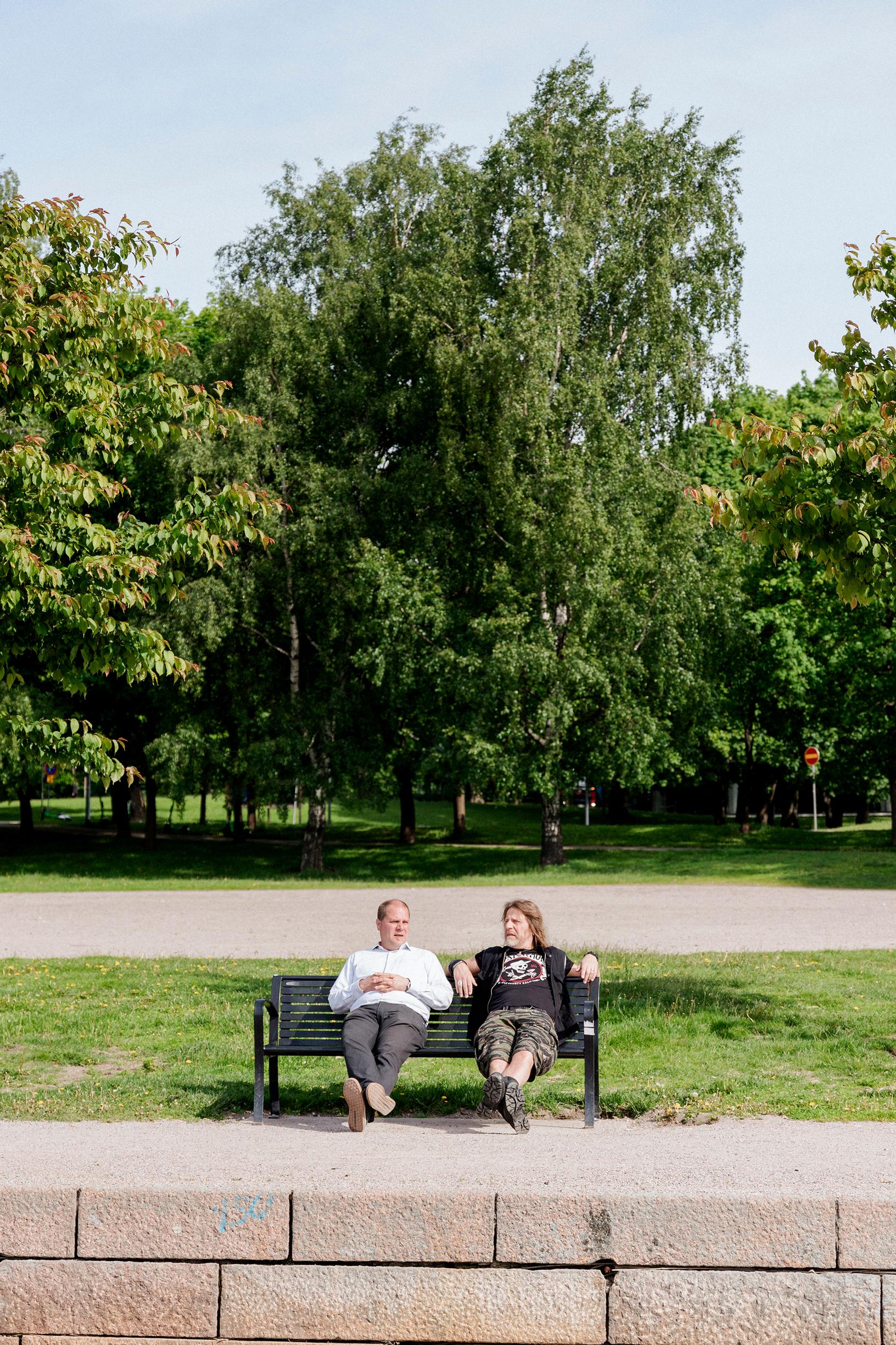 Jone ja Stuba Nikula tulevat hyvin toimeen erilaisuudestaan huolimatta. ”Emme ole koskaan yrittäneet päsmäröidä tosiamme”, Jone sanoo.