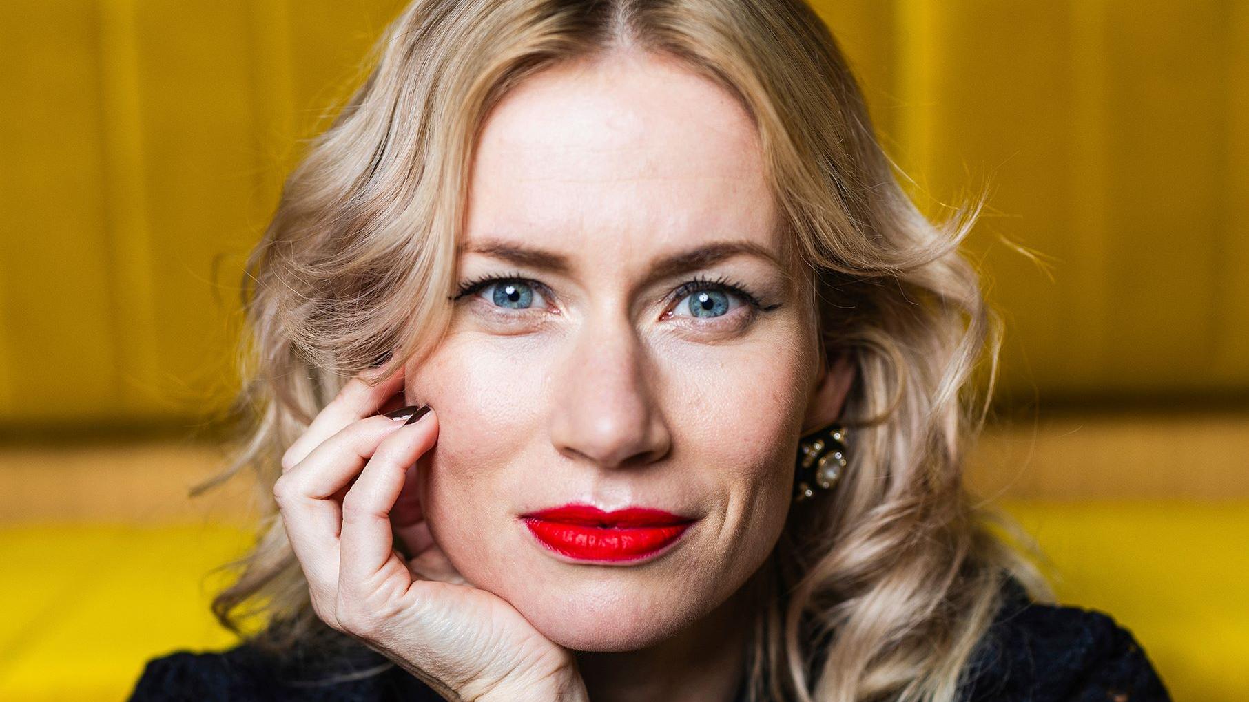 Minka Kuustonen Herkkyys Ja Empatia Ovat Vahvuuksiani Eeva minka-kuustonen-herkkyys-ja-empatia-ovat-vahvuuksiani-eeva