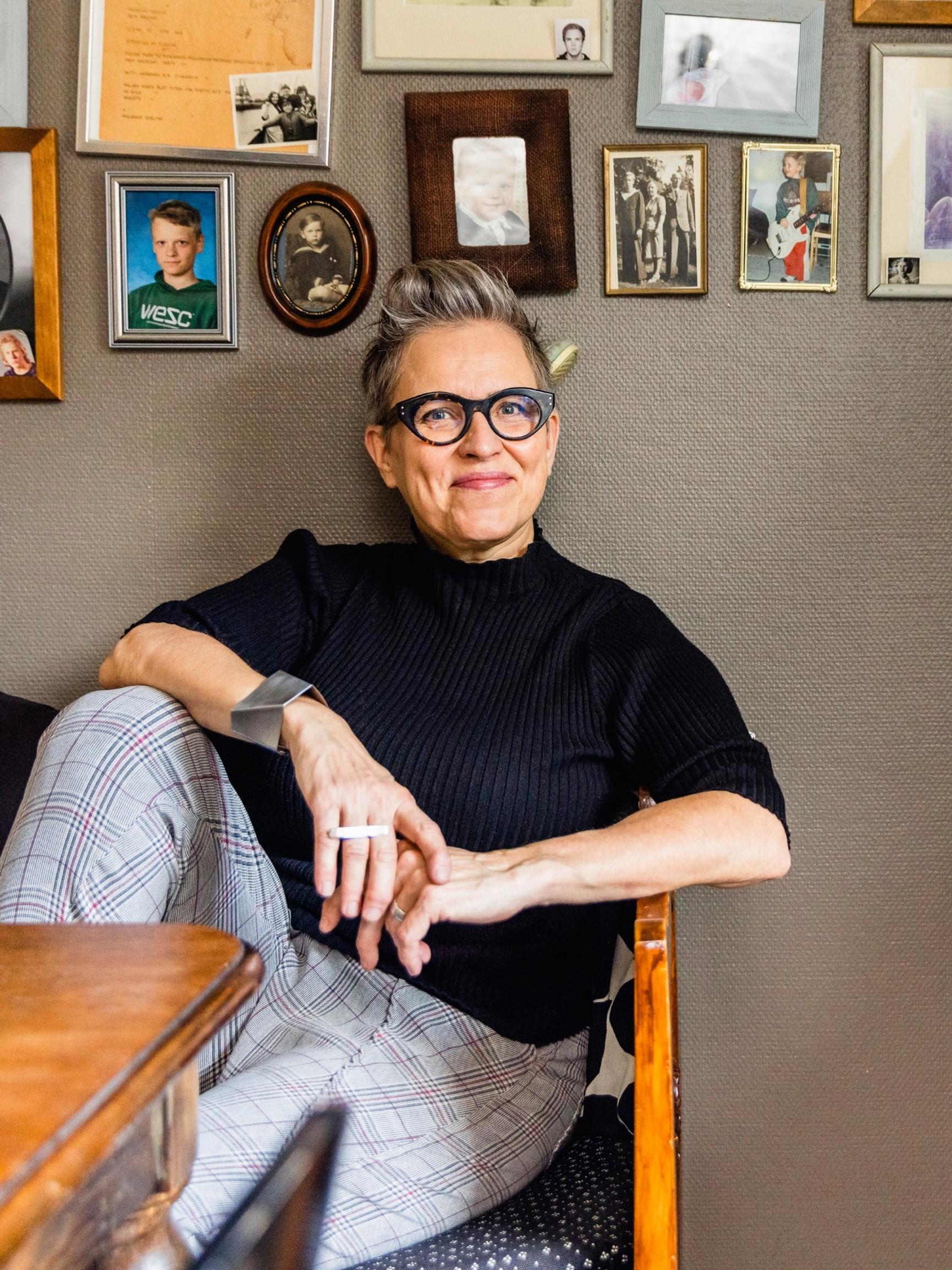 Potkut, silmäsairaus, ratsastusonnettomuus, aivovamma – koruseppä Anu Ek on selvinnyt paljosta: ”Luomisen vimma saa unohtamaan kivut”