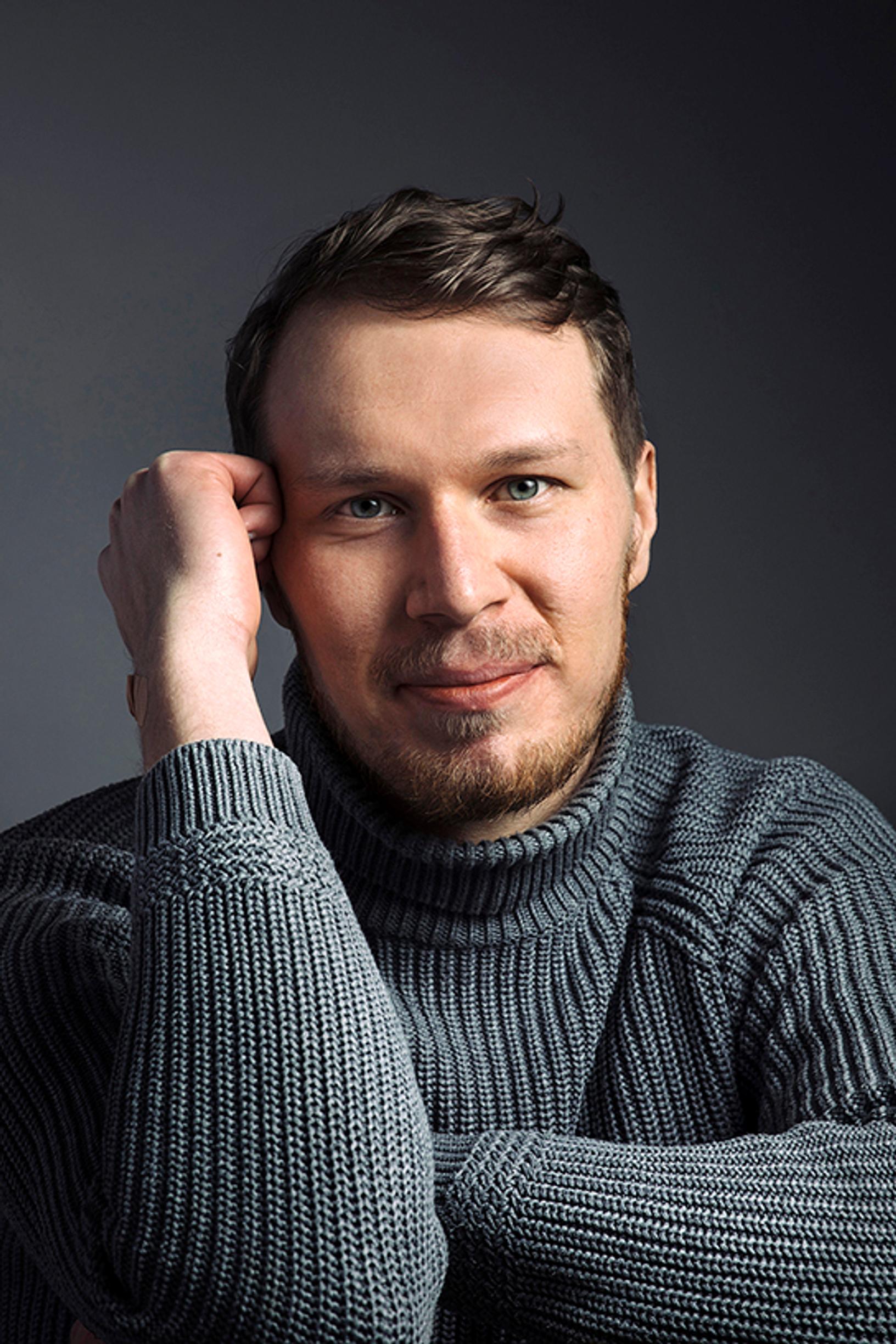 Samuel Salovuori työskentelee asiantuntijana Mieli ry:ssä. Kuva Jani Laukkanen.