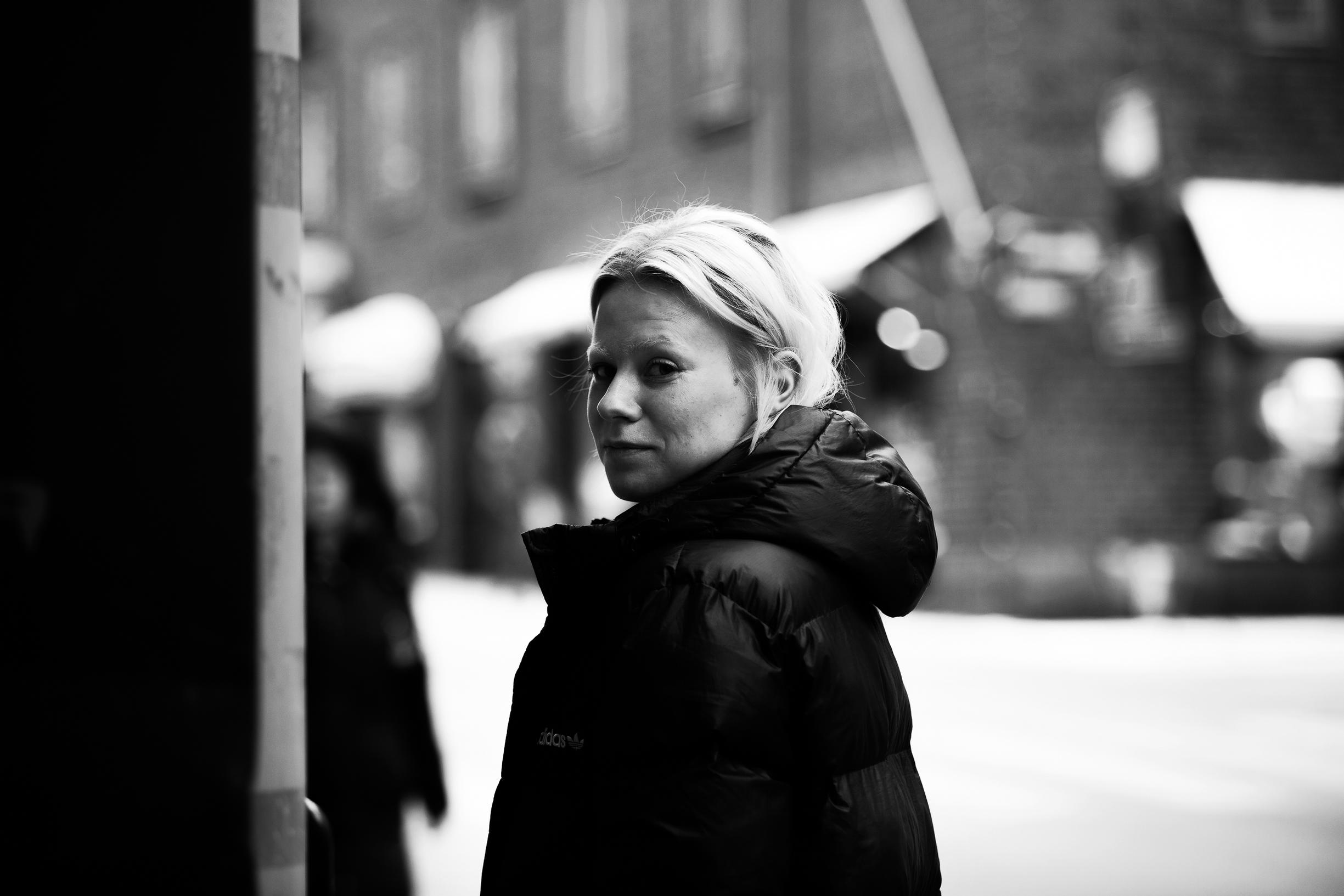 Oma lapsi muistuttaa Emmi Parviaista päivittäin omasta epätäydellisyydestä mutta myös rakkauden käsittämättömästä määrästä.