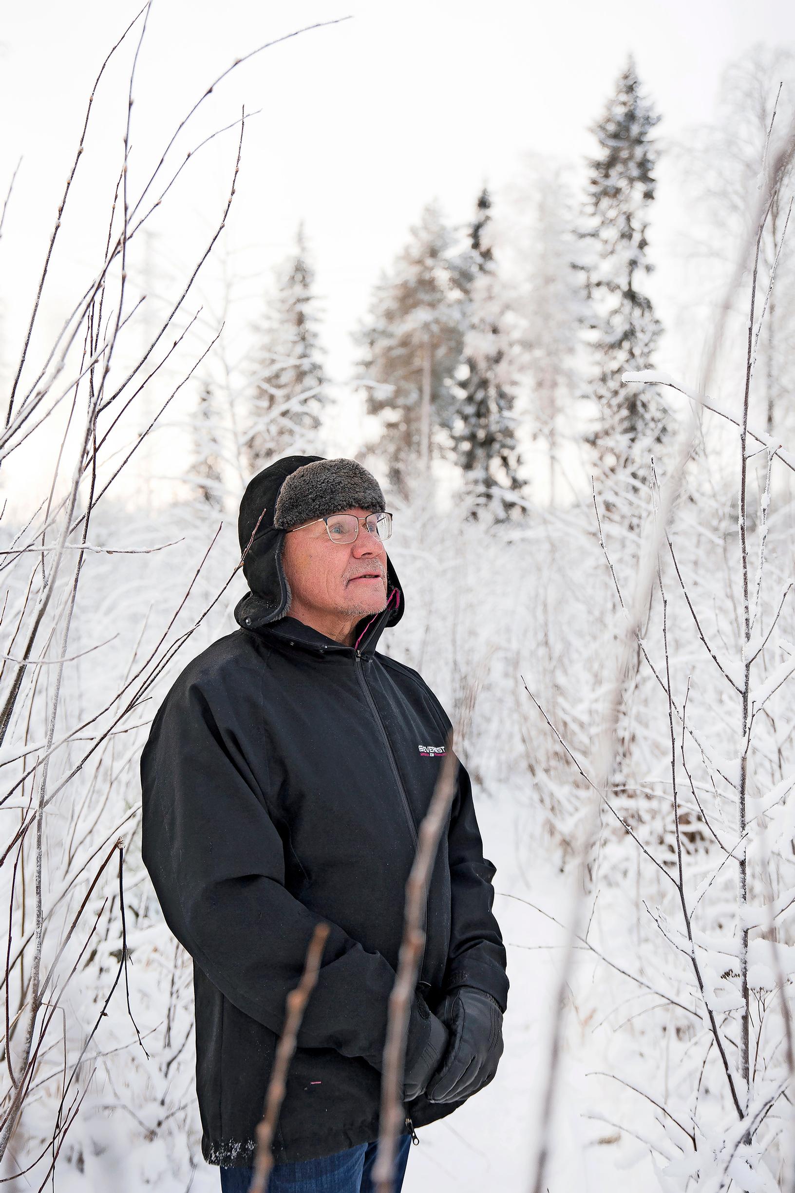 Kun Miisa Pietilä sairastui aggressiiviseen haimasyöpään, isä Sakke Pietilästä tuli tärkeä osa hänen tukijoukkoaan. Hän kerää rahaa tyttärensä hoitoihin, kuuntelee ja silittää.