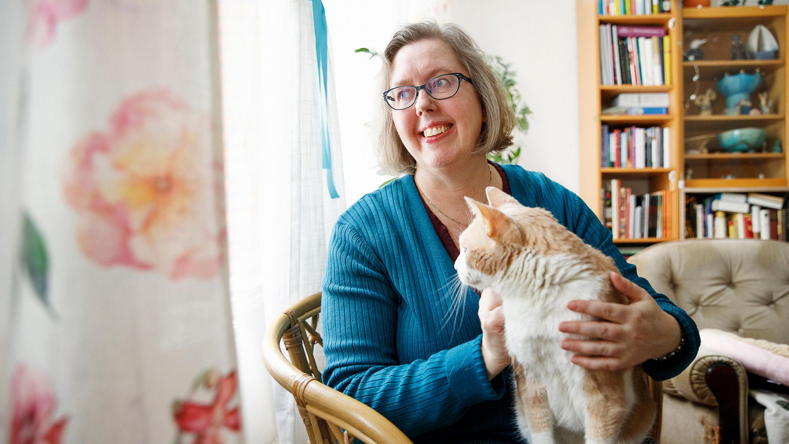 Kiusaaminen vei Ninan puhekyvyn, mutta hän kukisti mutismin luokkajuhlassa: ”Uskallan nykyään tutustua ihmisiin ja saatan puhua pulputtaa liikaakin”