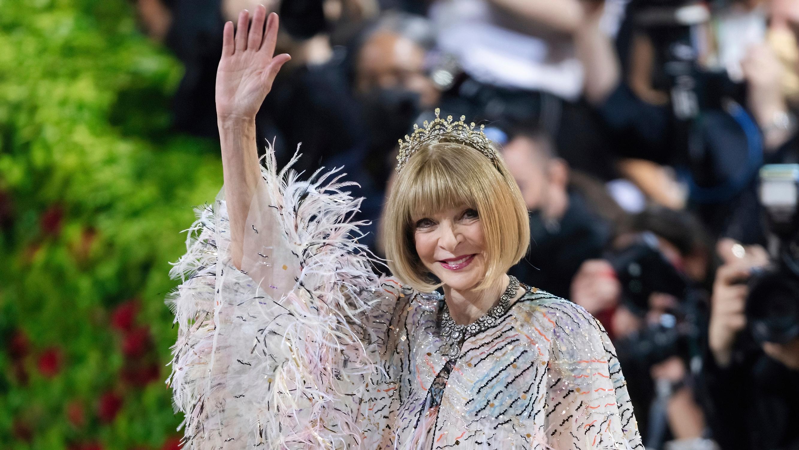 Anna Wintour on muotimaailman mahtinainen – loistavan uran varrelle on mahtunut myös pettymyksiä: ”Uskollisuus itselle palkitaan lopulta”