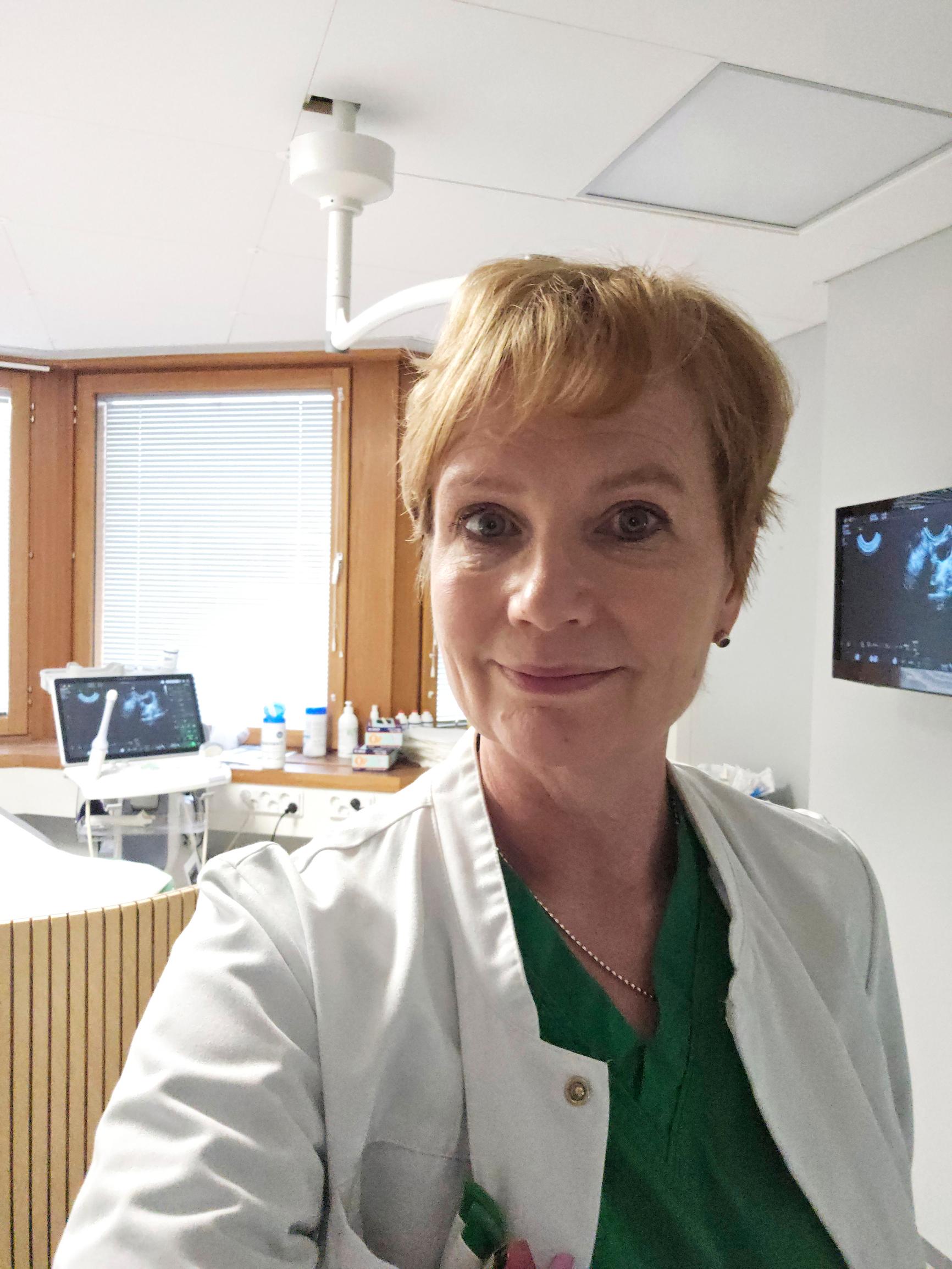 Asiantuntijana synnytysten ja naistentautien erikoislääkäri Tiina Koskela-Koivisto, Felicitas Mehiläinen ja Aava.