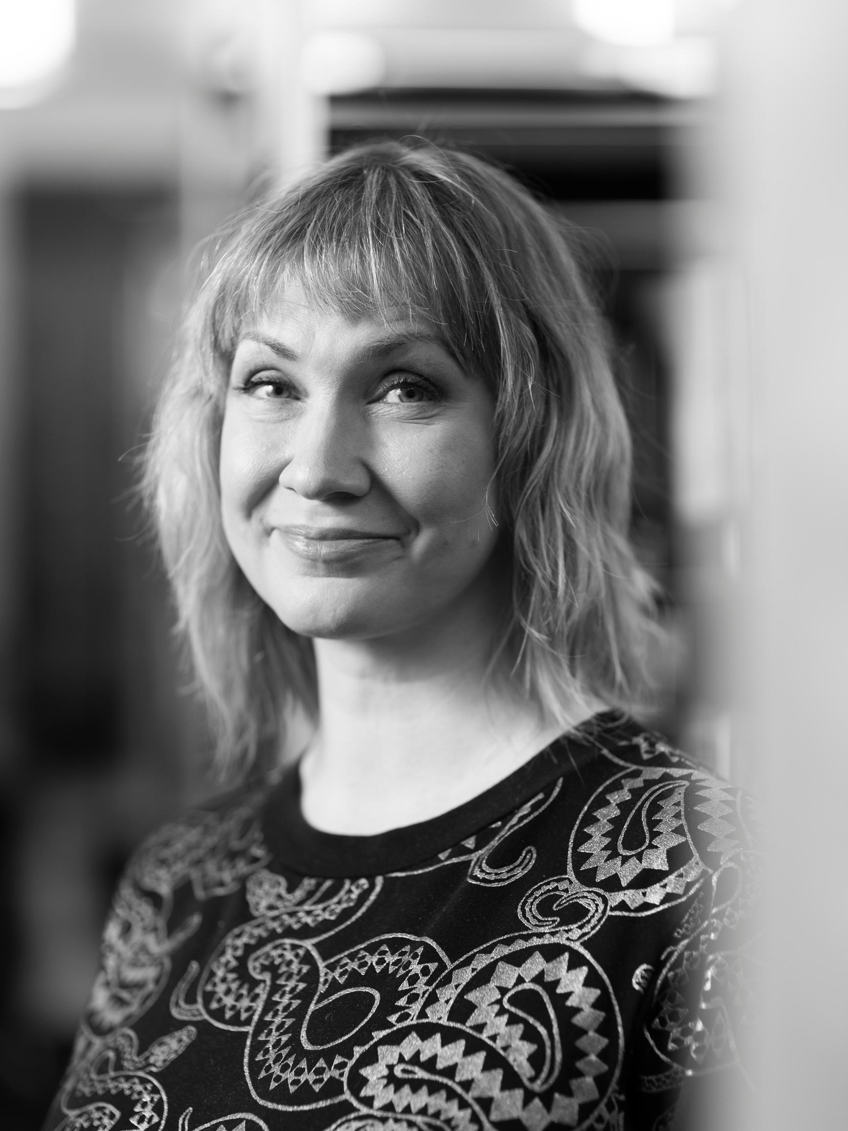 Kirjailija Karoliina Timonen on löytänyt yksinkertaisen keinon, joka auttaa häntä olemaan parempi ihminen