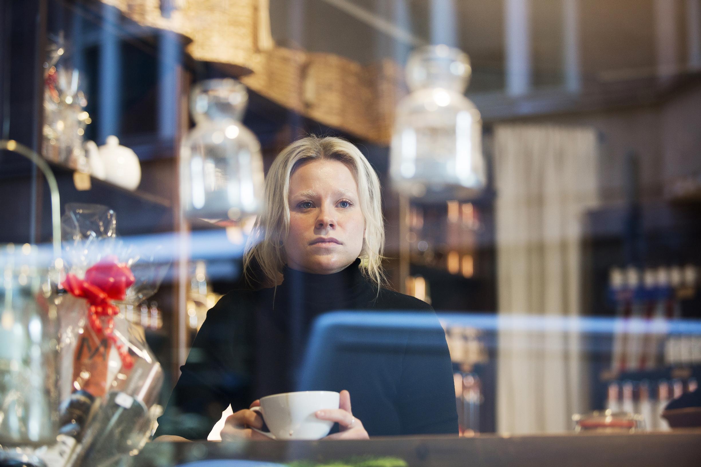 ”Empatialla, kuuntelemisella ja olennaiseen keskittymisellä ratkeaa moni asia”, Emmi Parviainen sanoo. ”