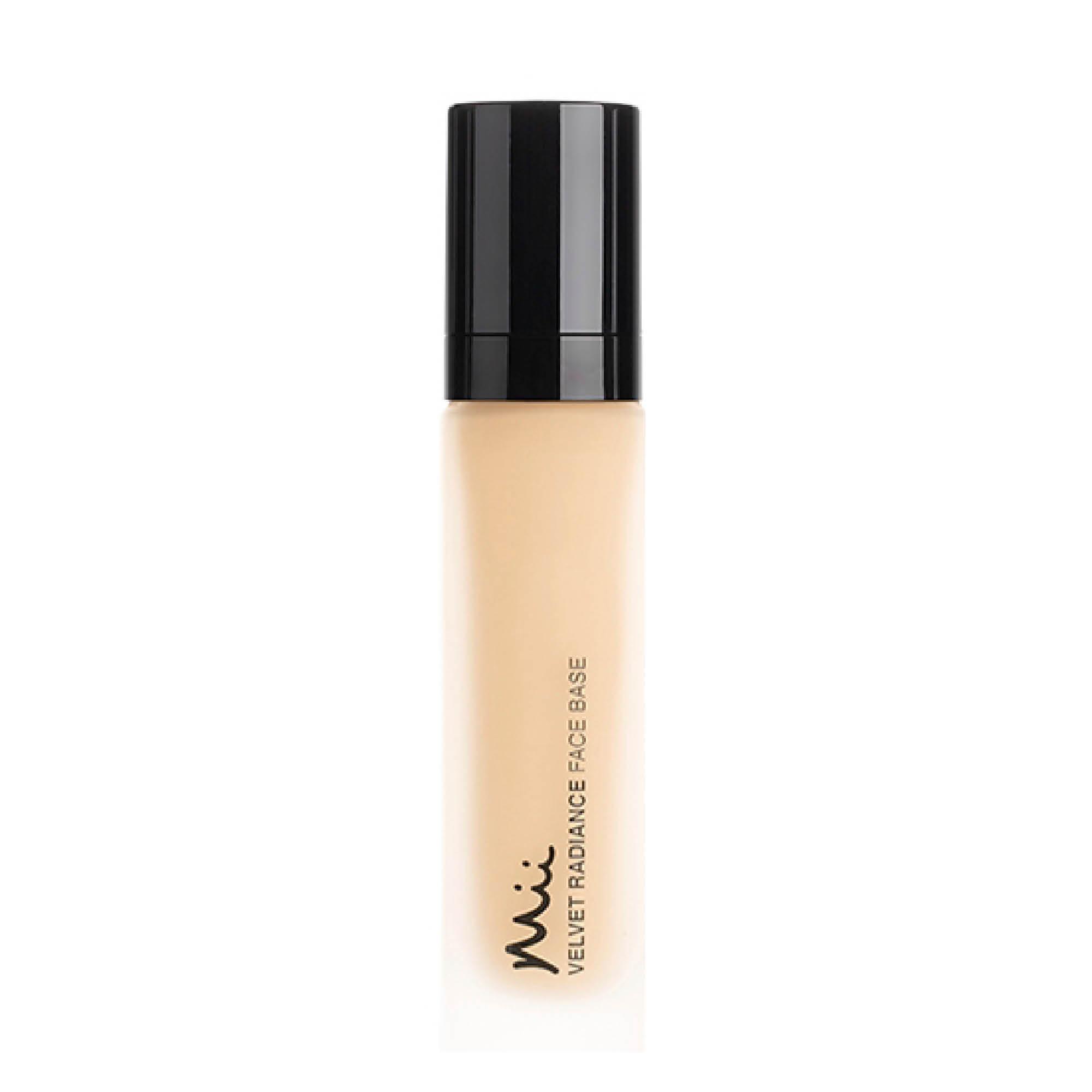 Velvet Radiance Face Base -meikkivoide 47,50 e, Mii Cosmetics.