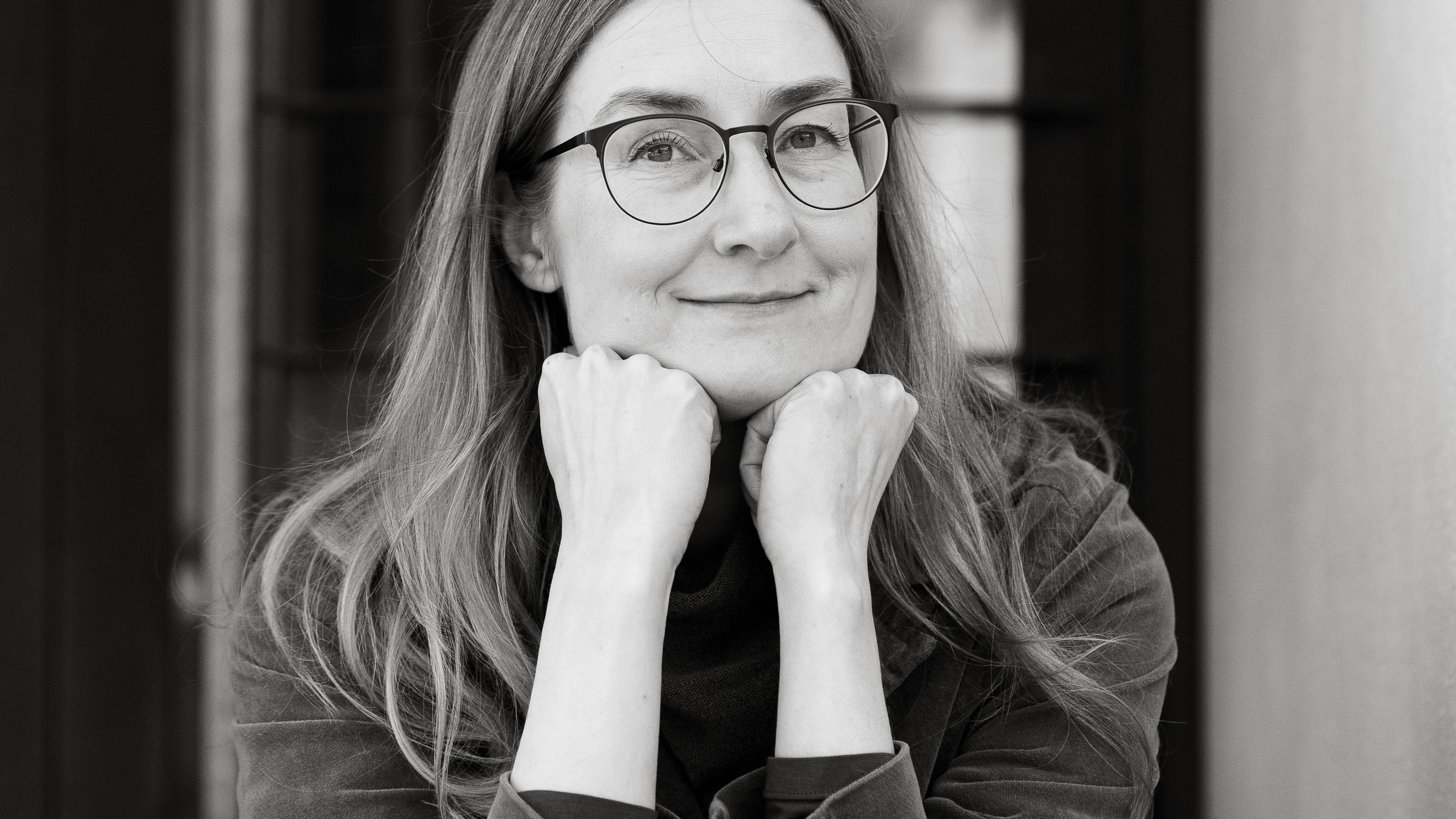 Emmi Itäranta on kansainvälisesti palkittu kirjailija, mutta hänen suurin saavutuksensa ei liity millään tavalla työhön: ”Se on ollut yksi vaikeimmista asioista elämässäni”